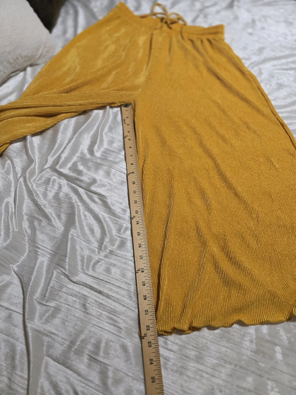 Ripe Mustard Ribbed Wide-Leg Crop Pants Size XL NWOT. Zig Zag Stripe